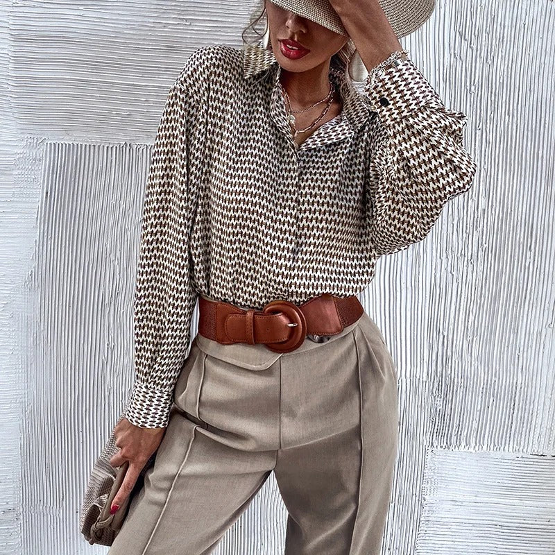 Damenbluse mit grafischem Print