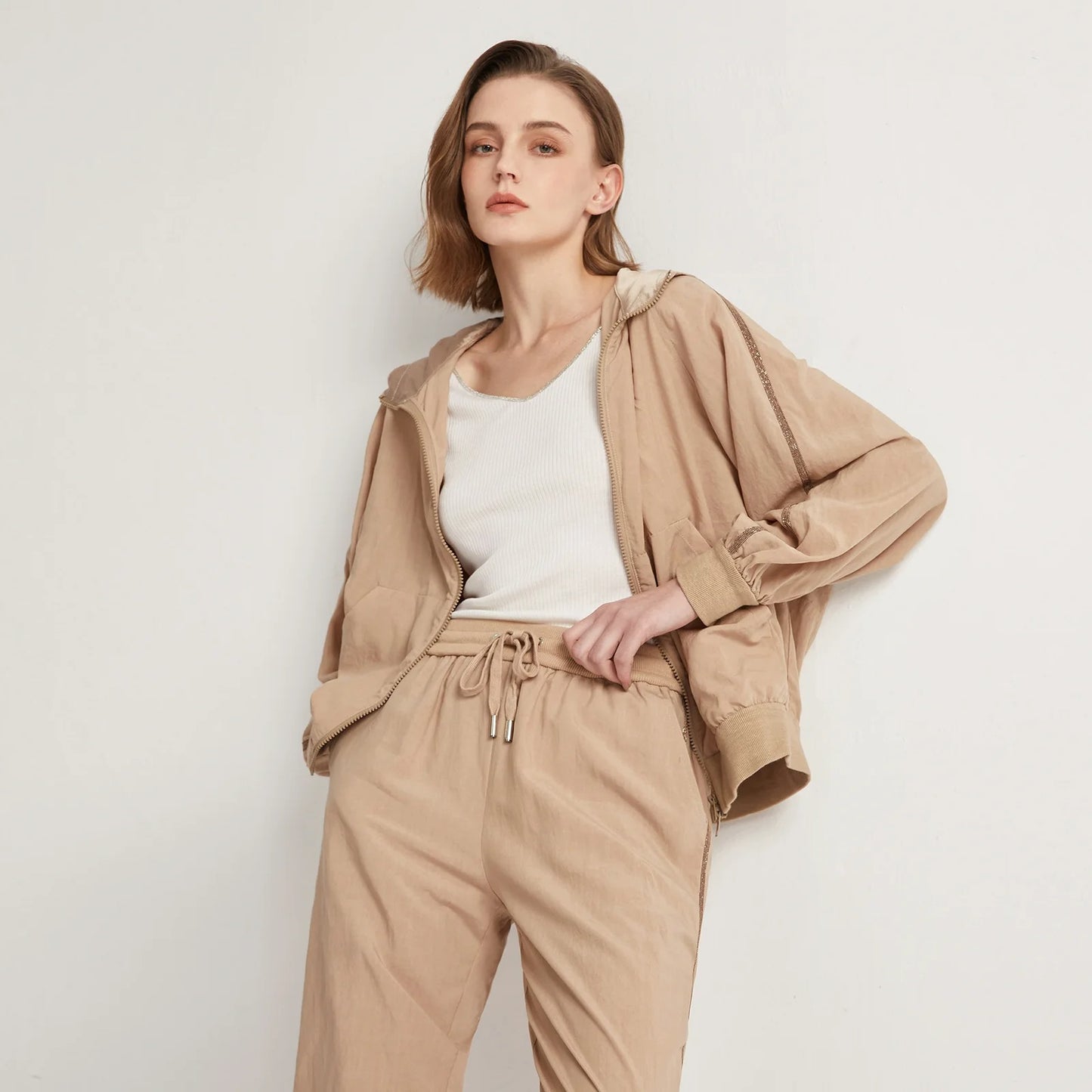 Damen-Set mit Kapuzenjacke und Hose