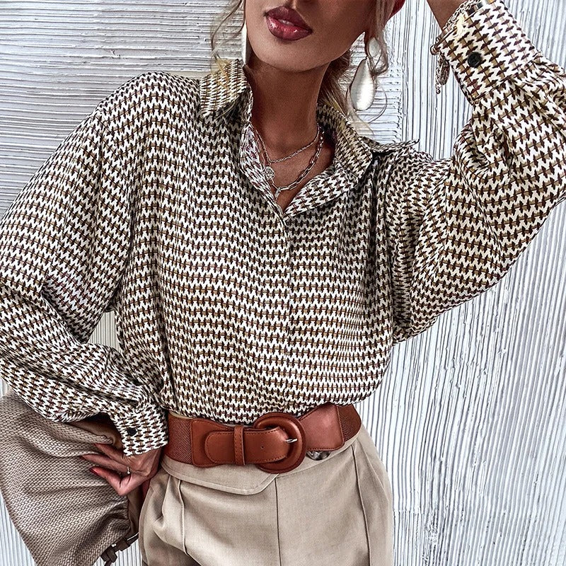 Damenbluse mit grafischem Print